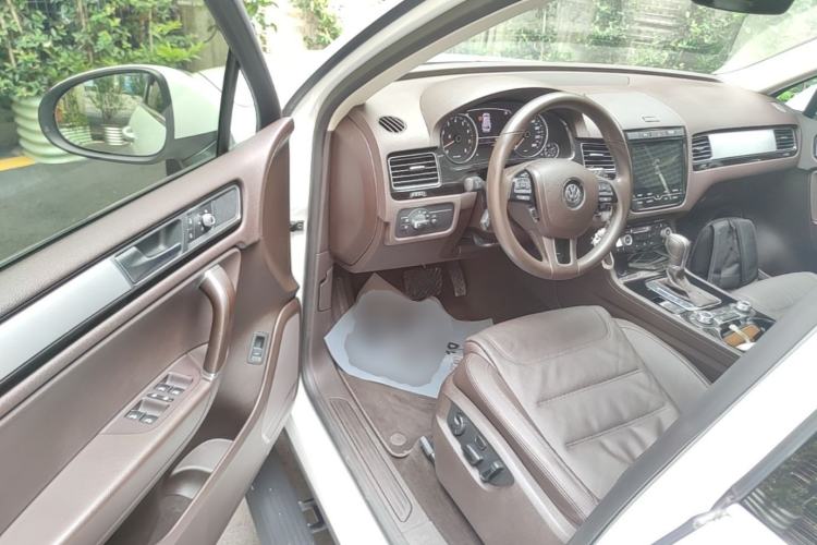 Used Volkswagen Touareg 2017 3.0 TSI Start Edition Driver Seat