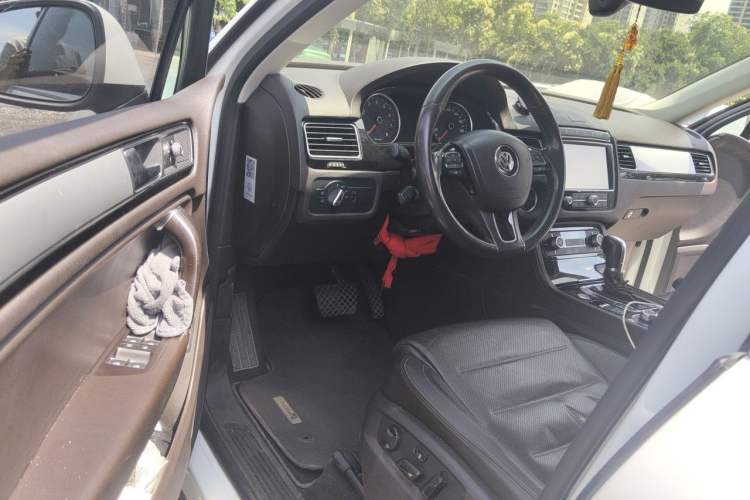Used Volkswagen Touareg 2017 3.0 TSI Touareg Edition Driver Seat