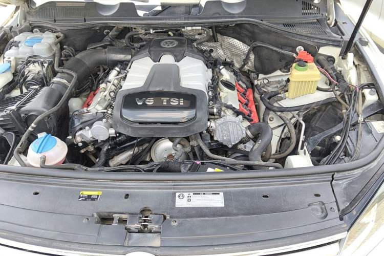 Used Volkswagen Touareg 2017 3.0 TSI Touareg Edition Engine Bay