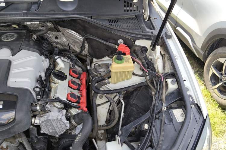 Used Volkswagen Touareg 2017 3.0 TSI Touareg Edition Engine Bay Left
