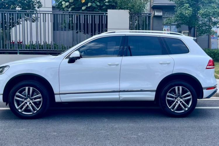 Used Volkswagen Touareg 2017 3.0 TSI Touareg Edition Exterior 4