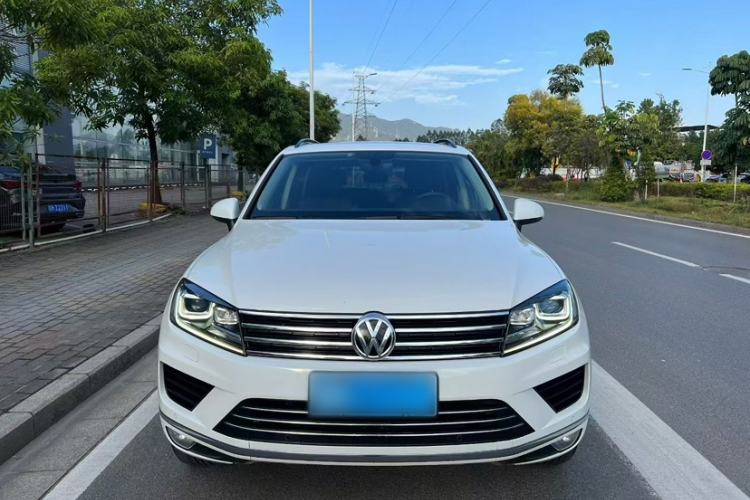 Used Volkswagen Touareg 2017 3.0 TSI Touareg Model Exterior 8