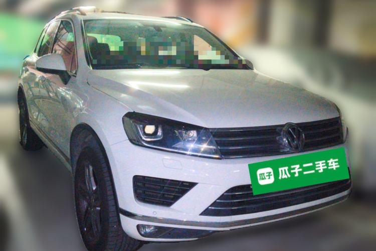 Used Volkswagen Touareg  Front Right 45 Deg