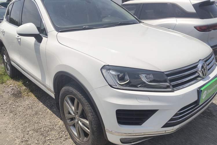 Used Volkswagen Touareg 2017 3.0 TSI Touareg Edition Front Right 45 Deg