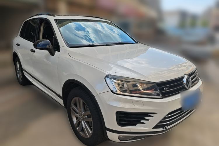 Used Volkswagen Touareg 2017 3.0 TSI Yuyue Model Front Right 45 Deg