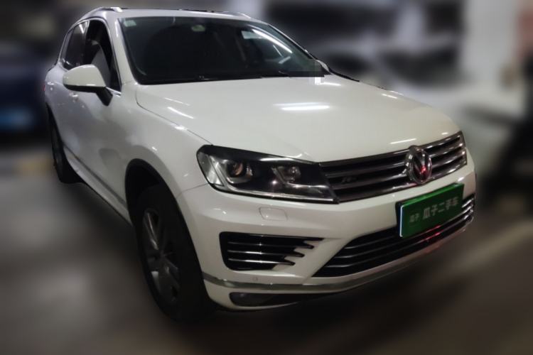 Used Volkswagen Touareg 2017 3.0 TSI Yuyue Model Front Right 45 Deg