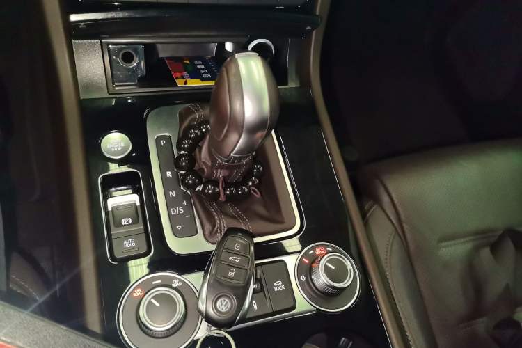 Used Volkswagen Touareg 2017 3.0 TSI Touareg Model Gear Lever