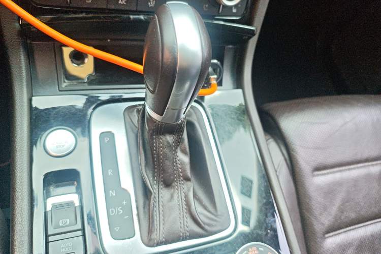 Used Volkswagen Touareg 2017 3.0 TSI Touareg Edition Gear Lever