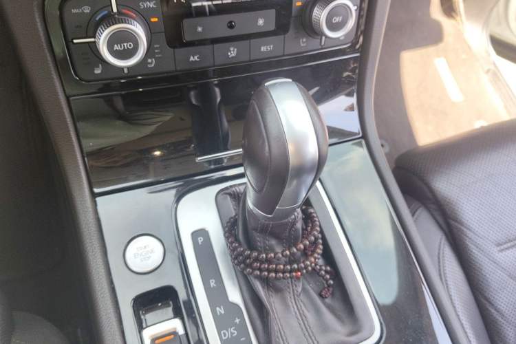 Used Volkswagen Touareg 2017 3.0 TSI Touareg Edition Gear Lever