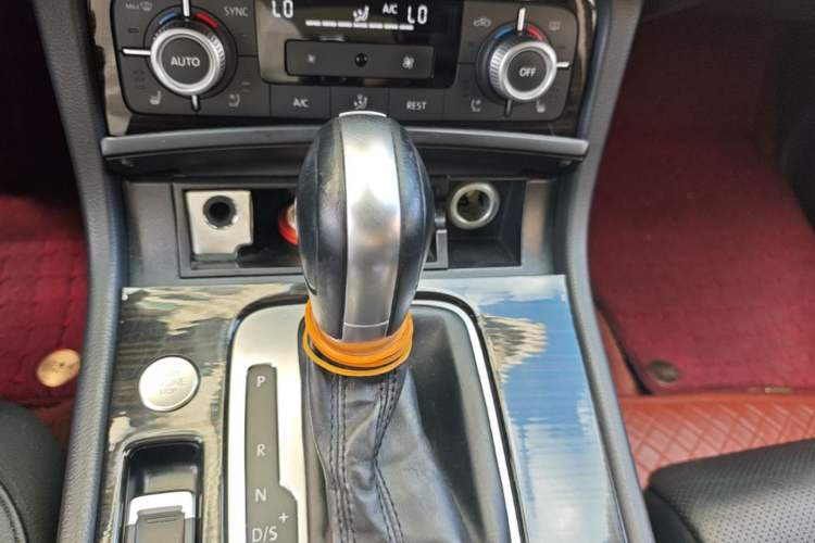 Used Volkswagen Touareg 2017 3.0 TSI Yuyue Model Gear Lever