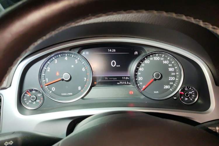 Used Volkswagen Touareg 2017 3.0 TSI Yuyue Model Instrument Cluster