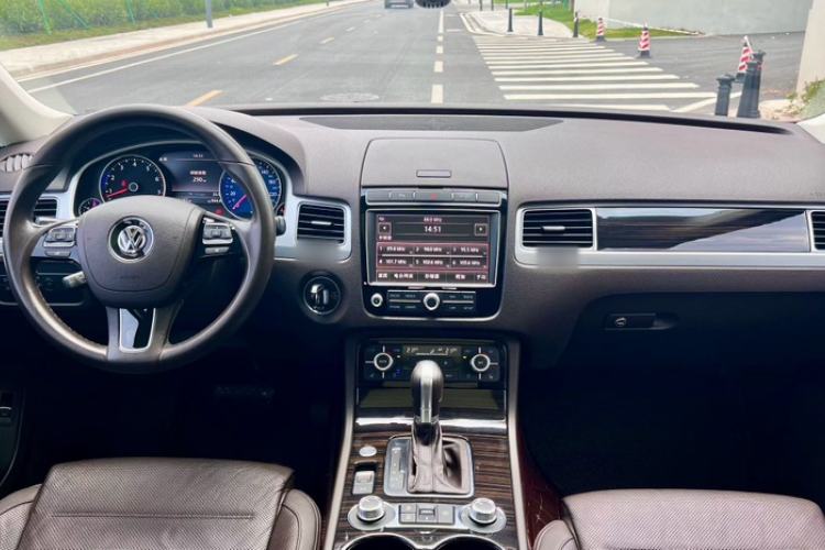Used Volkswagen Touareg 2017 3.0 TSI Touareg Edition Interior 3