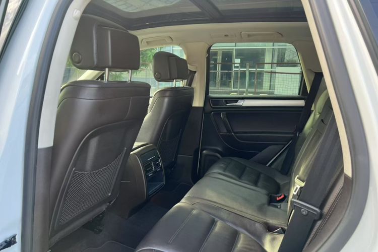 Used Volkswagen Touareg 2017 3.0 TSI Touareg Model Interior 4