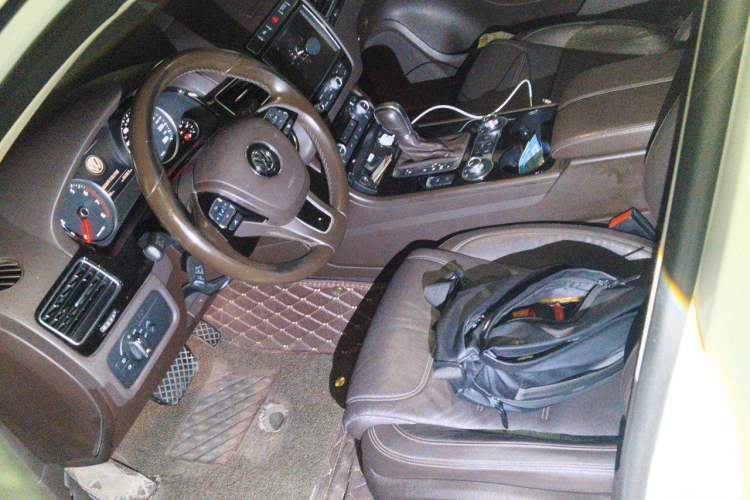 Used Volkswagen Touareg  Left Front Seat