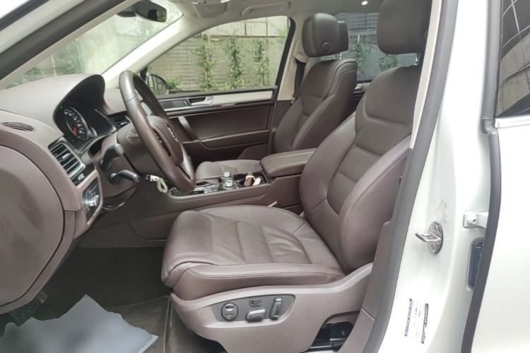 Used Volkswagen Touareg 2017 3.0 TSI Start Edition Left Front Seat