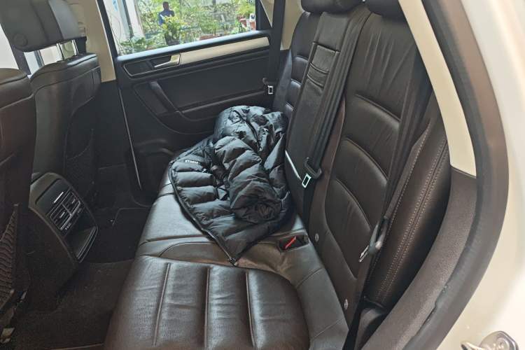 Used Volkswagen Touareg 2017 3.0 TSI Touareg Edition Left Rear Seat