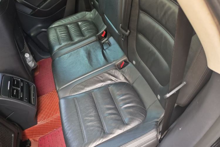 Used Volkswagen Touareg 2017 3.0 TSI Yuyue Model Left Rear Seat