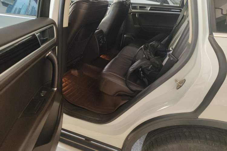 Used Volkswagen Touareg 2017 3.0 TSI Touareg Model Left Rear Seat