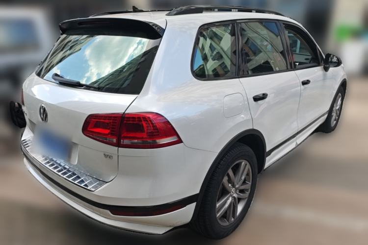 Used Volkswagen Touareg 2017 3.0 TSI Yuyue Model Rear Right 45 Deg