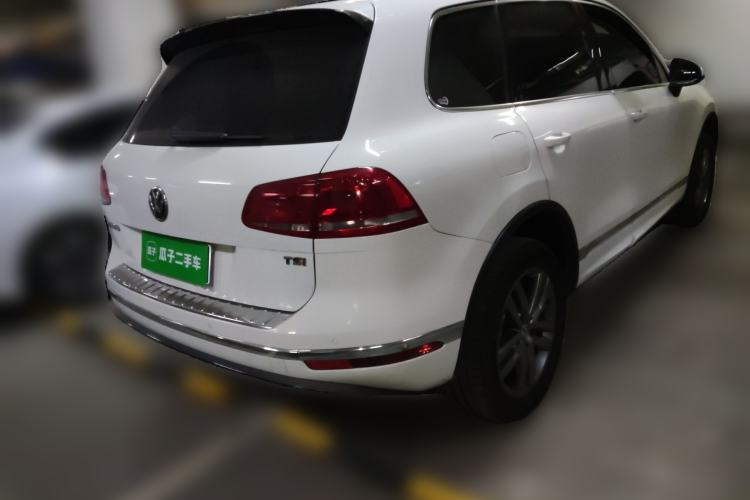 Used Volkswagen Touareg 2017 3.0 TSI Yuyue Model Rear Right 45 Deg