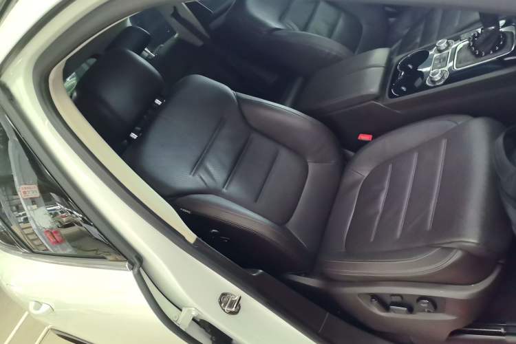 Used Volkswagen Touareg 2017 3.0 TSI Touareg Model Right Front Seat