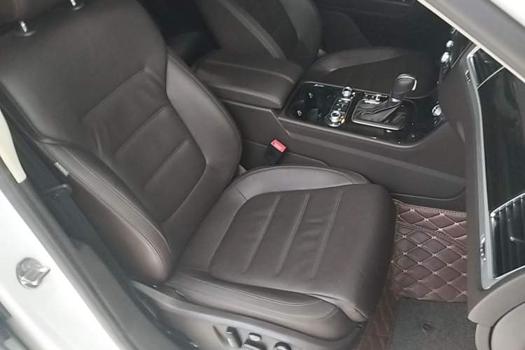 Used Volkswagen Touareg 2017 3.0 TSI Touareg Edition Right Front Seat