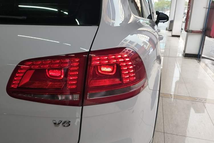Used Volkswagen Touareg 2017 3.0 TSI Touareg Edition Right Rear Taillight
