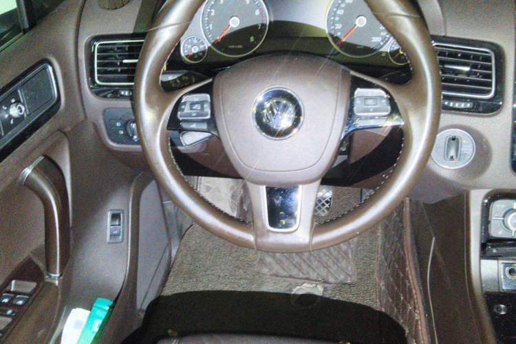 Used Volkswagen Touareg  Steering Wheel