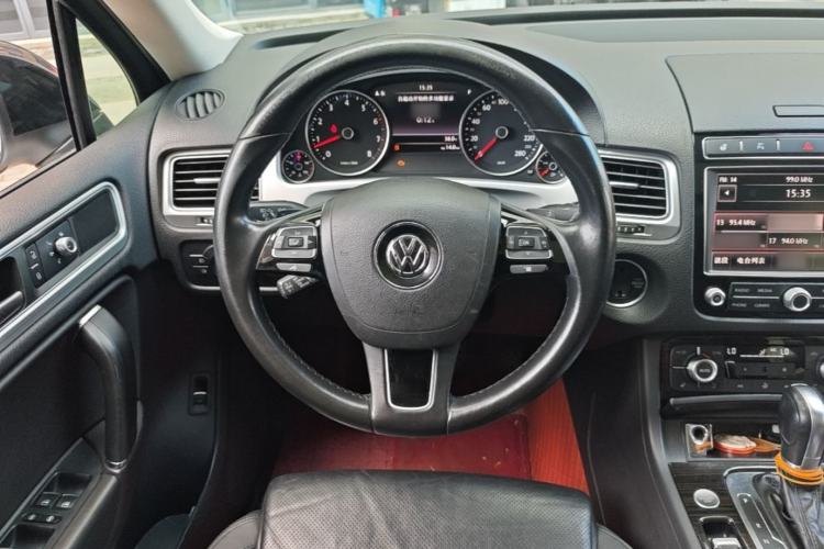 Used Volkswagen Touareg 2017 3.0 TSI Yuyue Model Steering Wheel