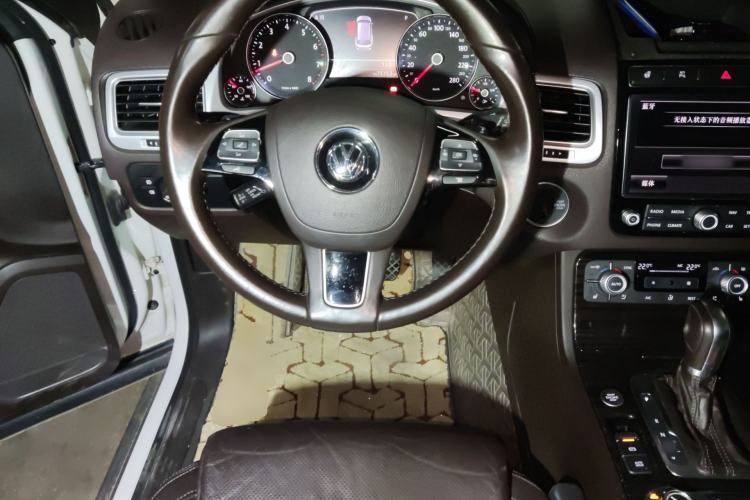 Used Volkswagen Touareg 2017 3.0 TSI Yuyue Model Steering Wheel