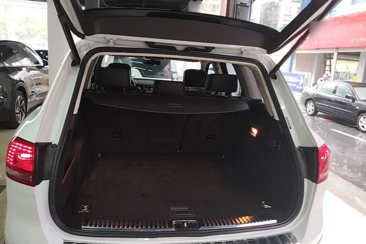 Used Volkswagen Touareg 2017 3.0 TSI Touareg Edition Trunk