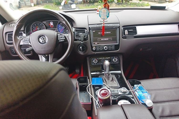Used Volkswagen Touareg 2018 3.0 TSI Glory Collection Edition Center Console