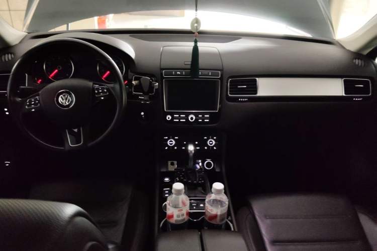 Used Volkswagen Touareg 2018 3.0 TSI Glory Collection Edition Center Console