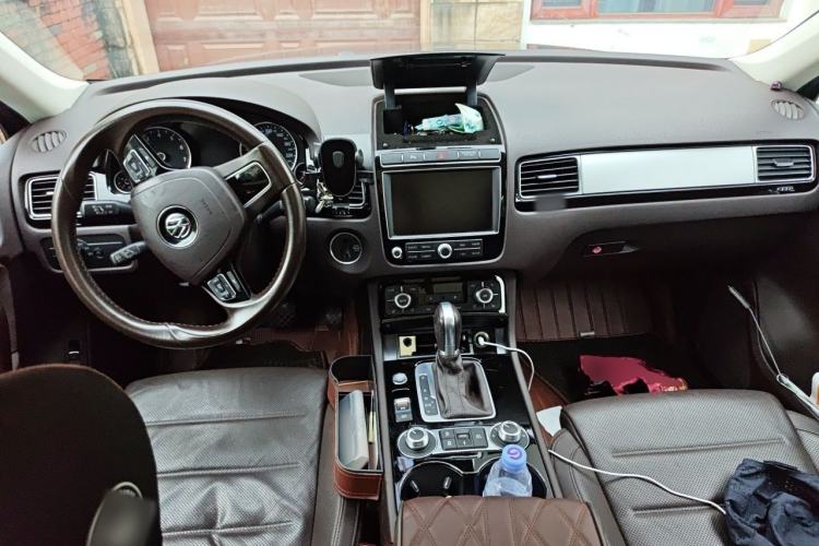Used Volkswagen Touareg 2018 3.0 TSI Glory Collection Edition Center Console