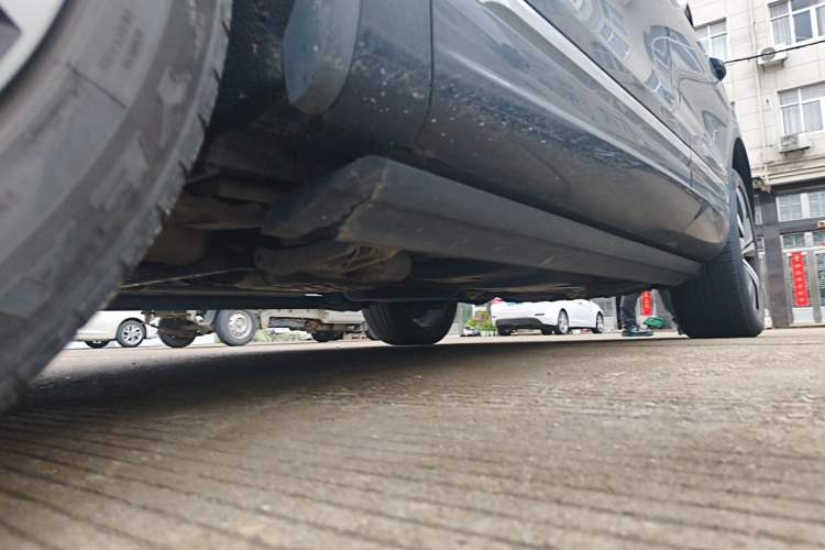 Used Volkswagen Touareg 2018 3.0 TSI Glory Collection Edition Chassis Front Left