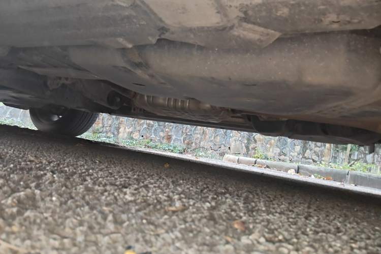 Used Volkswagen Touareg  Chassis Rear Left