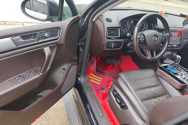 Used Volkswagen Touareg 2018 3.0 TSI Glory Collection Edition Driver Seat