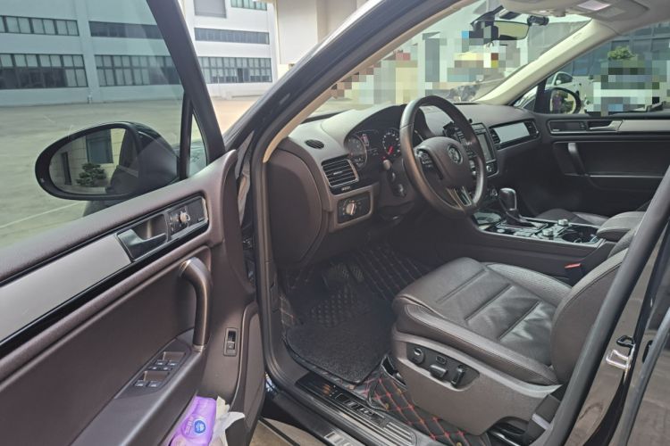 Used Volkswagen Touareg 2018 3.0 TSI Glory Collection Edition Driver Seat