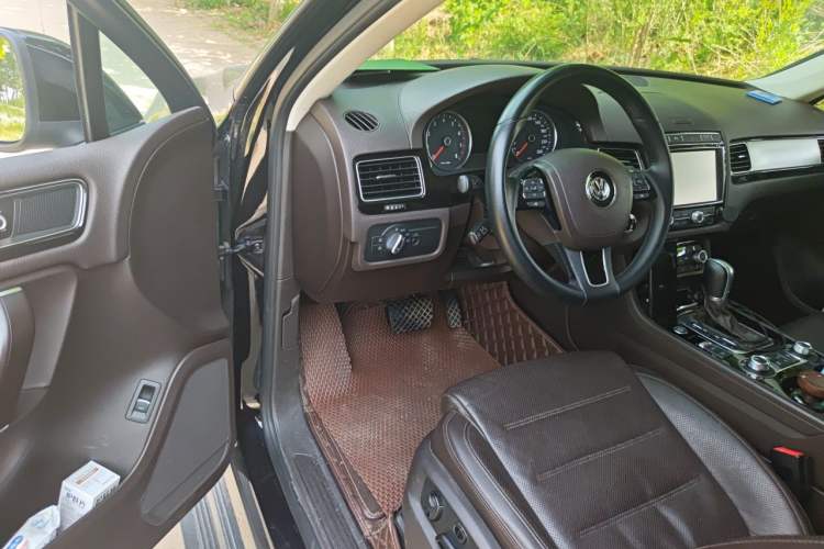 Used Volkswagen Touareg 2018 3.0 TSI Glory Collection Edition Driver Seat