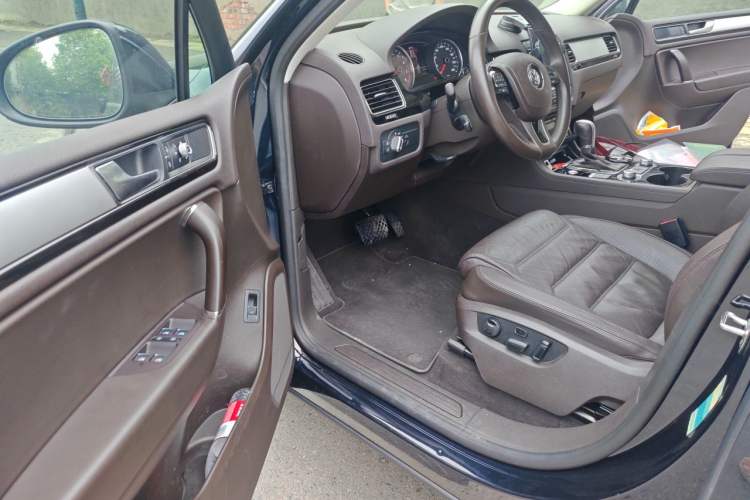 Used Volkswagen Touareg 2018 3.0 TSI Glory Collection Edition Driver Seat