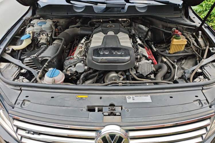 Used Volkswagen Touareg 2018 3.0 TSI Glory Collection Edition Engine Bay