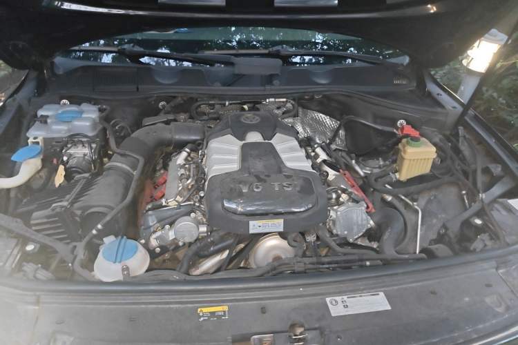 Used Volkswagen Touareg  Engine Bay