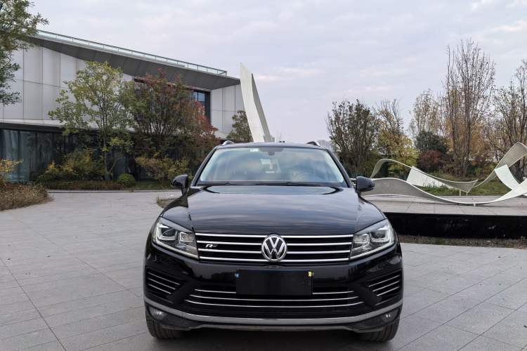 Used Volkswagen Touareg 2018 3.0 TSI Glory Collection Edition Exterior 1
