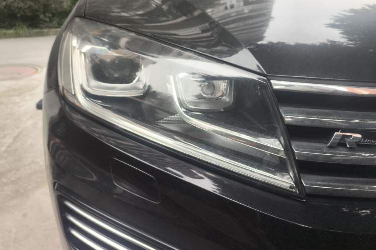 Used Volkswagen Touareg 2018 3.0 TSI Glory Collection Edition Exterior 6