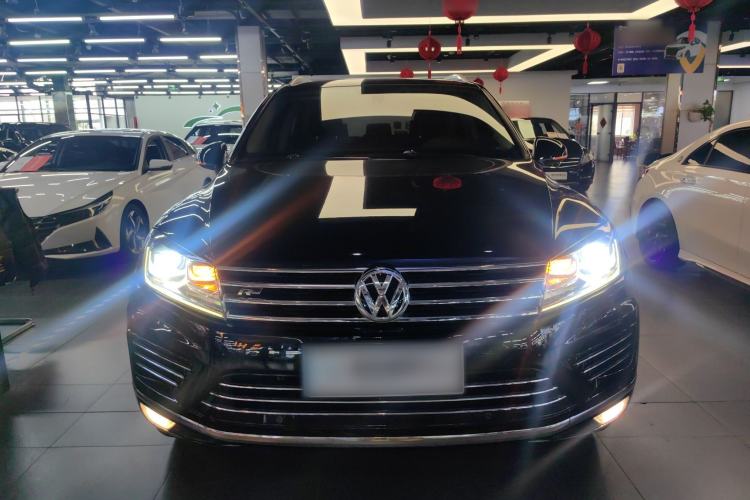 Used Volkswagen Touareg 2018 3.0 TSI Glory Collection Edition Front