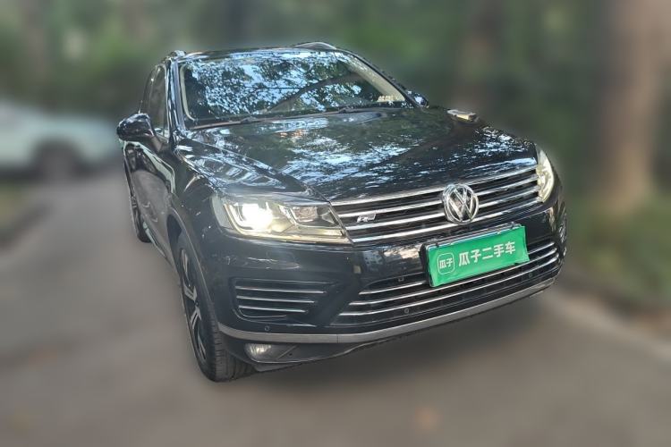 Used Volkswagen Touareg  Front Right 45 Deg
