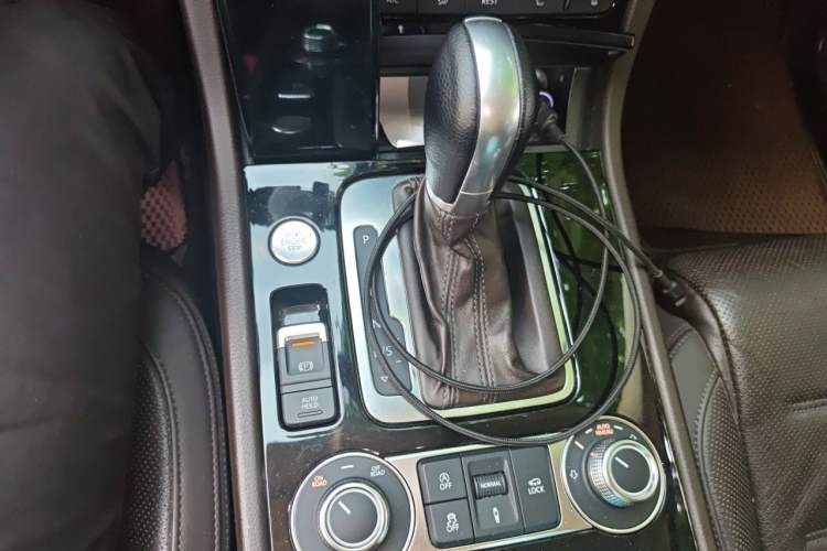 Used Volkswagen Touareg 2018 3.0 TSI Glory Collection Edition Gear Lever