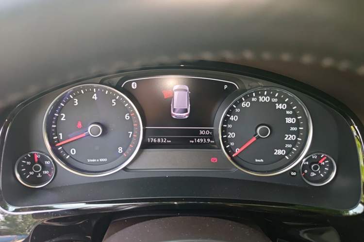Used Volkswagen Touareg 2018 3.0 TSI Glory Collection Edition Instrument Cluster
