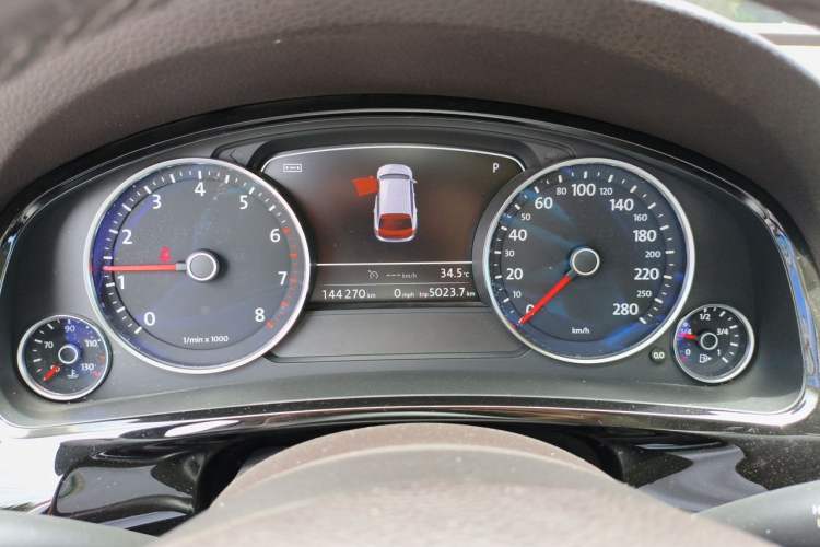 Used Volkswagen Touareg 2018 3.0 TSI Glory Collection Edition Instrument Cluster