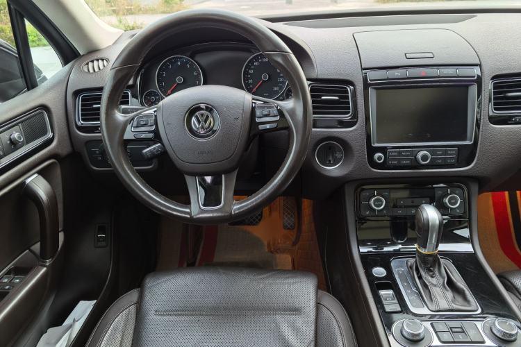 Used Volkswagen Touareg 2018 3.0 TSI Glory Collection Edition Interior 3